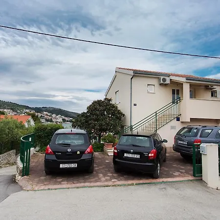 Apartments Toni Trogir Room photo